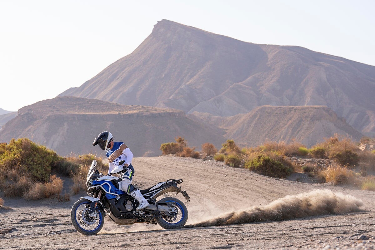 MV Agusta Enduro Veloce: per il 2026 aggiornamenti e dotazione più ricca